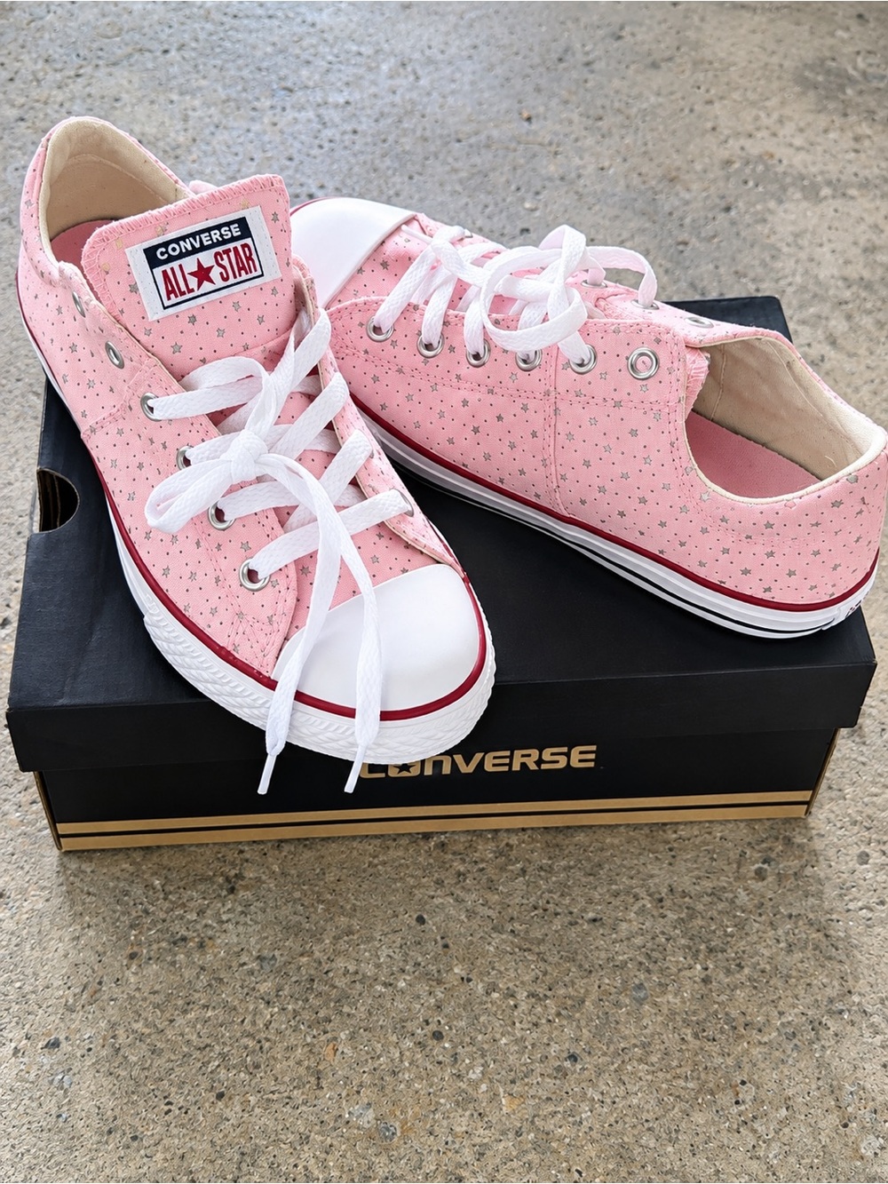 Converse Pink Canvas Low-Top Sneakers with Star Print